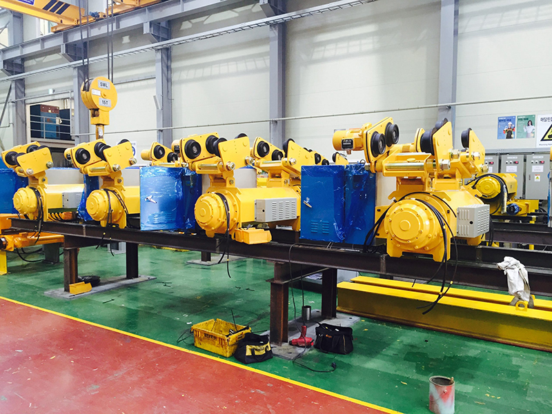 Production real scene shooting for electric hoist